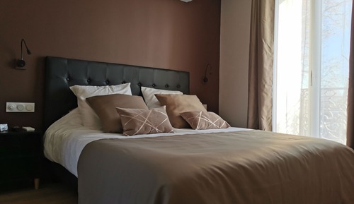 Apartamento estándar, baño privado, vistas al patio (Café La Tour)