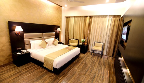 Habitación superior, 1 cama de matrimonio grande, no fumadores, vistas a la ciudad