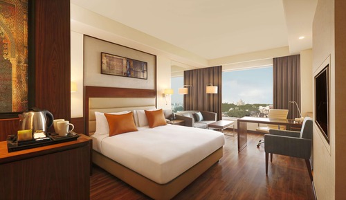 Habitación, 1 cama de matrimonio grande, vistas a la ciudad