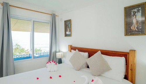 Sunset Dream Villa, Ocean View, 3 Bedroom, 3 Bath, 2 King Bed, 1 Queen