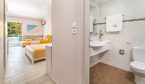 Family Room, 1 Bedroom, Pool View (Superior)