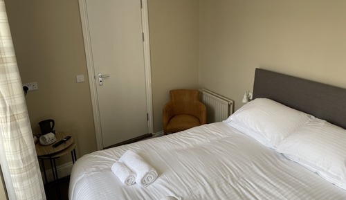 Habitación doble, baño privado