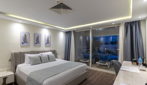 Suite Signature (Posh Club)
