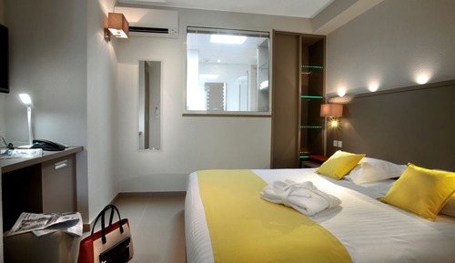 Apartamento de lujo, vistas a la piscina