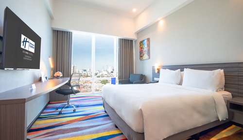 Habitación Deluxe, 1 cama de matrimonio, no fumadores, vistas a la ciudad (with Free Breakfast)
