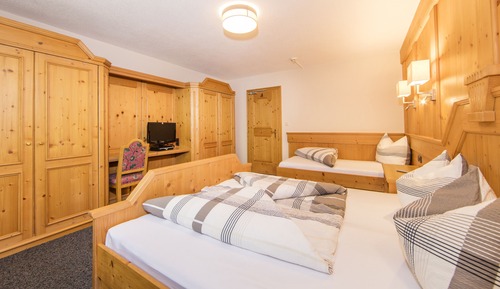 Apartamento, 3 habitaciones, balcón, con vistas (App 10/20)