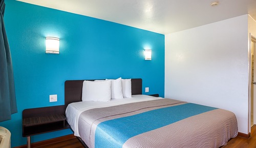 Habitación estándar, 1 cama de matrimonio grande, no fumadores, frigorífico y microondas