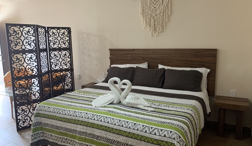 Suite estudio Deluxe, 1 cama de matrimonio grande, microondas, en una planta alta