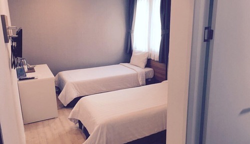Habitación con 2 camas individuales (Non-Korean Nationals Only)