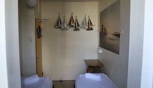 Habitación con 2 camas individuales