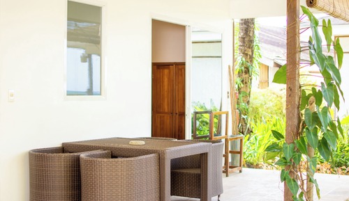 Casa de campo familiar, junto a la piscina