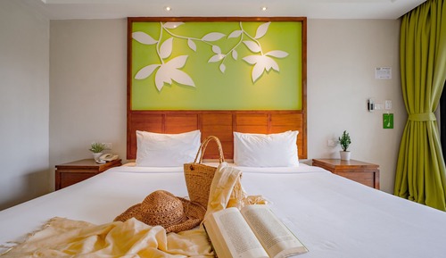 Leaf Room
