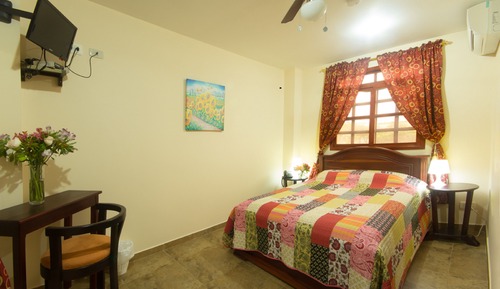 Habitación estándar doble, 1 cama doble, vistas a la montaña