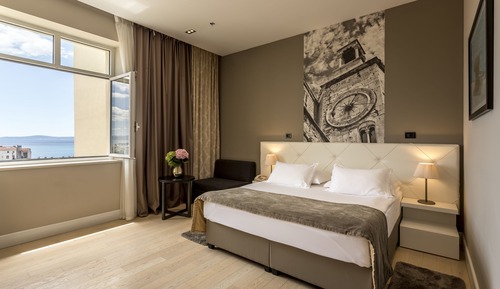 Habitación Deluxe con 1 cama doble o 2 individuales, vistas a la ciudad