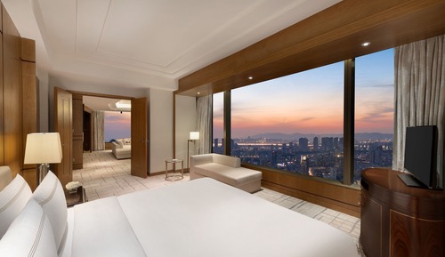 Suite (Specialty)