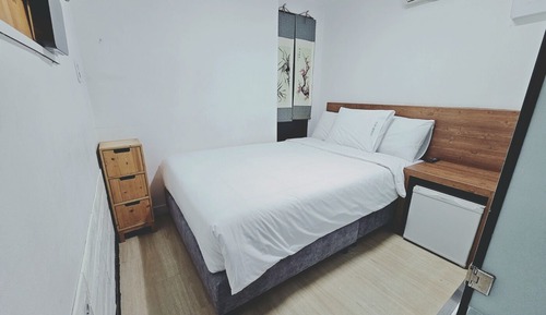 Habitación económica doble, sin ventanas