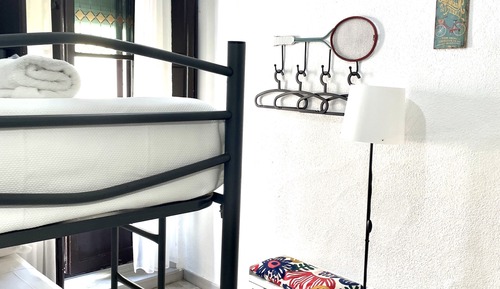 Habitación doble, baño compartido (outdoor balcony to Cuesta de Gomerez)