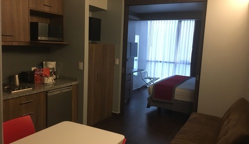Habitación superior, 1 cama de matrimonio grande con sofá cama, cocina básica