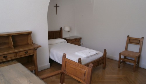 Habitación individual, baño compartido