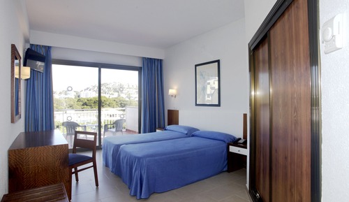 Habitación con 2 camas individuales, terraza