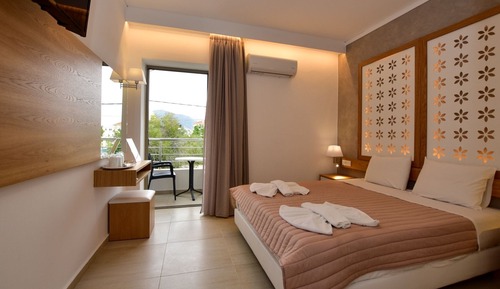 Habitación superior con 1 cama doble o 2 individuales