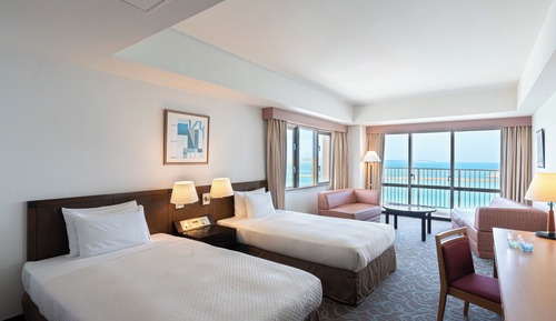 Habitación Deluxe con 2 camas individuales, no fumadores, vistas al mar (Corner, Up to 3 adults)