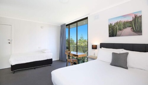 Habitación triple, vistas al parque (Harbour)