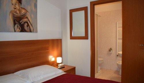 Habitación doble de uso individual, baño privado