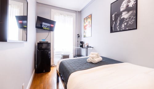 Habitación económica, 1 cama doble, baño compartido