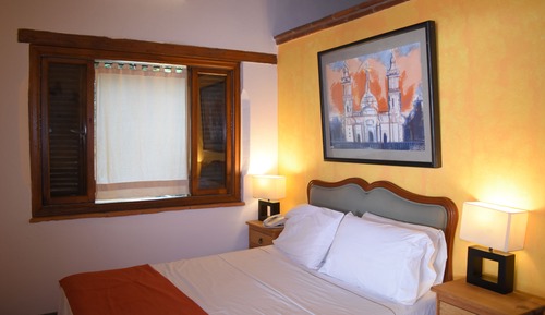Habitación superior, 1 cama de matrimonio, vistas al jardín (Olintepec)
