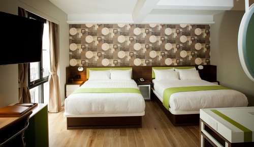 Habitación superior, 2 camas de matrimonio (Courtyard & Partial City View)