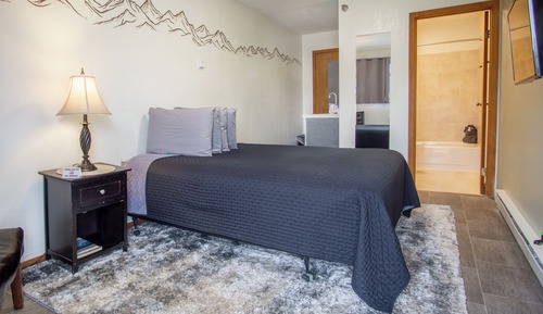 Standard Room, 1 Queen Bed, Pet Friendly