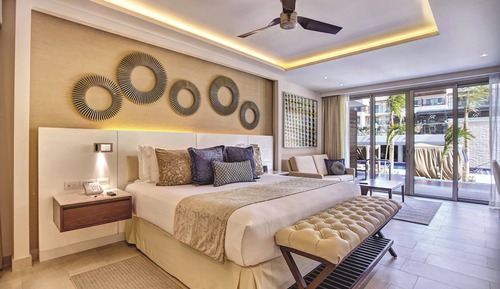Luxury Junior Suite Swim Out Diamond Club