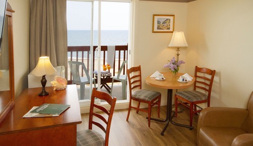 Habitación, 2 camas de matrimonio, balcón, vistas al mar (Annex Building East)
