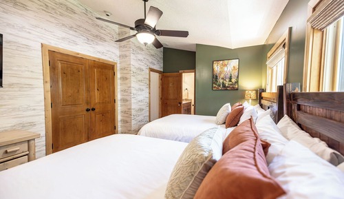 Alpine Loop - 2 Queen Beds Ensuite