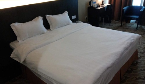 Habitación Deluxe, 1 cama de matrimonio grande (Free Pick Up and Drop Off)