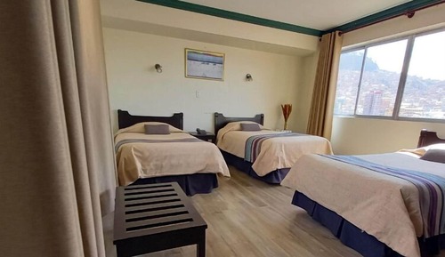 Habitación triple Deluxe, 3 camas individuales, vistas a la ciudad