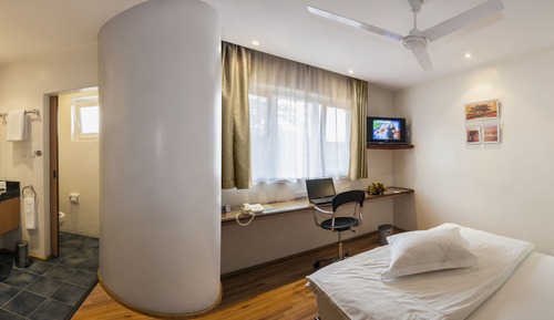 Habitación superior, 1 cama de matrimonio grande, no fumadores