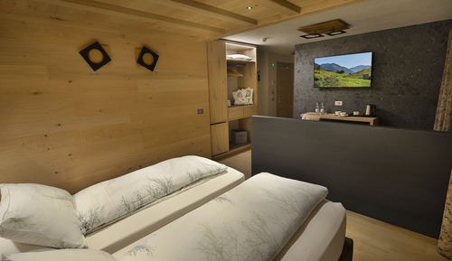 Habitación superior con 1 cama doble o 2 individuales, 1 cama doble o 2 individuales, balcón