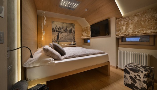 Habitación clásica con 1 cama doble o 2 individuales, 1 cama doble o 2 individuales, baño privado
