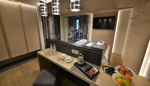 Habitación Confort con 1 cama doble o 2 individuales, 1 cama doble o 2 individuales, balcón