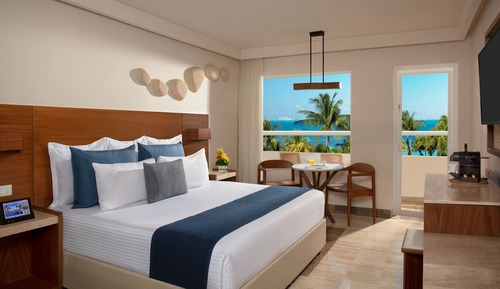 Deluxe Partial Ocean View King with Balcony