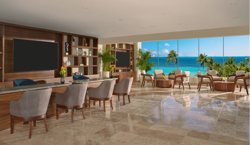 Preferred Club Corner Suite Ocean Front
