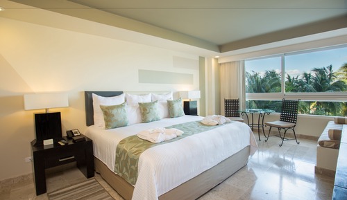 Deluxe Partial Ocean View King
