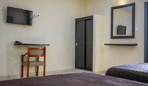 Habitación estándar con 1 cama doble o 2 individuales