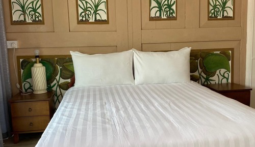 Habitación estándar doble, 1 cama de matrimonio, vistas a la montaña