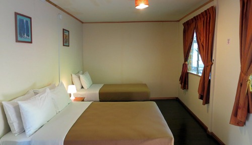 Estudio, balcón, vistas al jardín