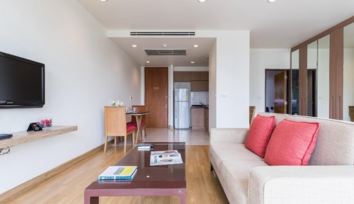 Estudio, no fumadores, balcón