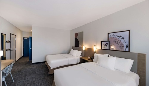 Habitación, 2 camas de matrimonio, accesible para personas con discapacidad, bañera