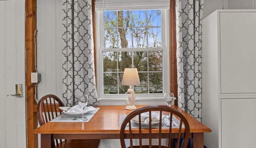 King Studio Suite, 1 King Bed w/ Kitchen, Non Smoking, 2 guests - pets allowed w/ fee